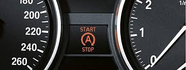 Tot ce trebuie să știi despre martorul de start/stop și cum influențează economia de combustibil